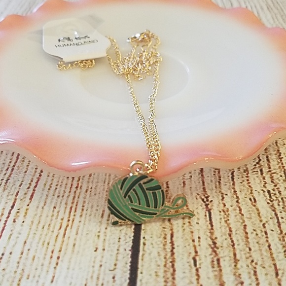 Adorable Cat and Yarn Necklaces Gold Chain - Picture 7 of 8